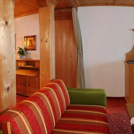 Landgut Zapfenhof فندق 4*