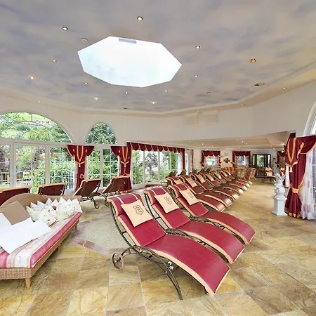 Landgut Zapfenhof Hotel 4*